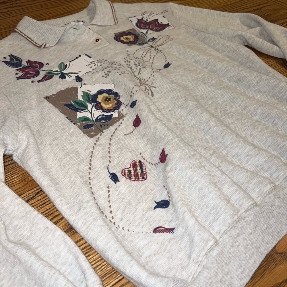 Vintage Teddi Floral Collared Henley Sweatshirt - Picture 4 of 8